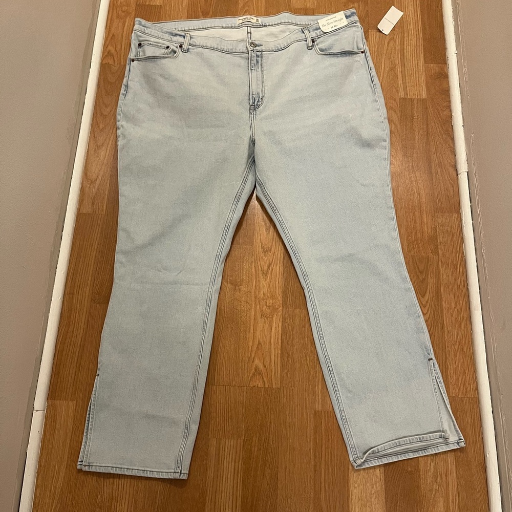 Abercrombie Ultra High Rise Slim Straight Jeans - Size 36/22S - NWT
